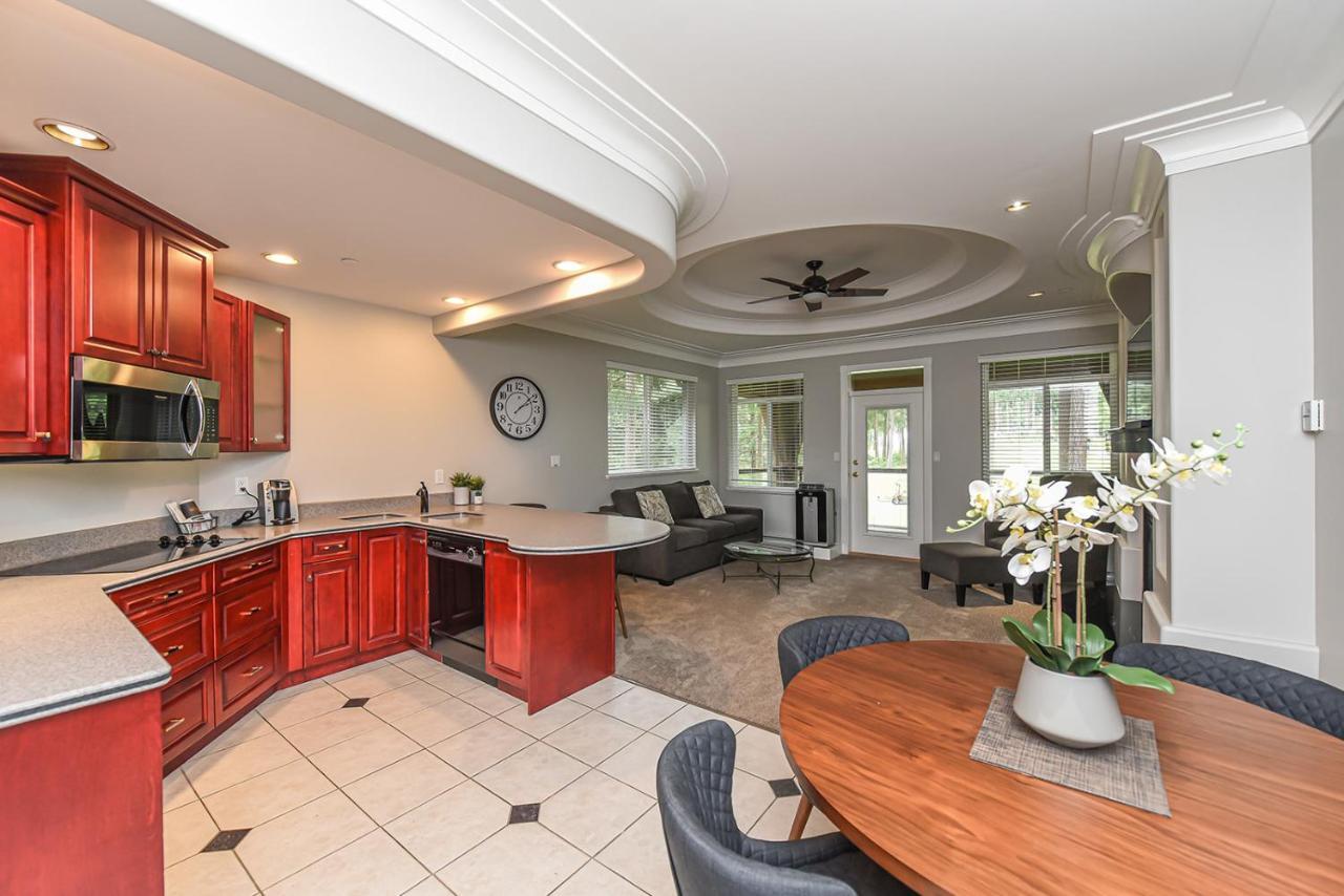 Resort Crown Isle & Golf Community Courtenay