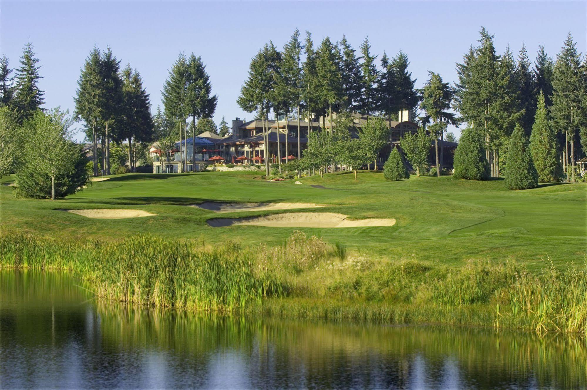 Crown Isle & Golf Community 4*