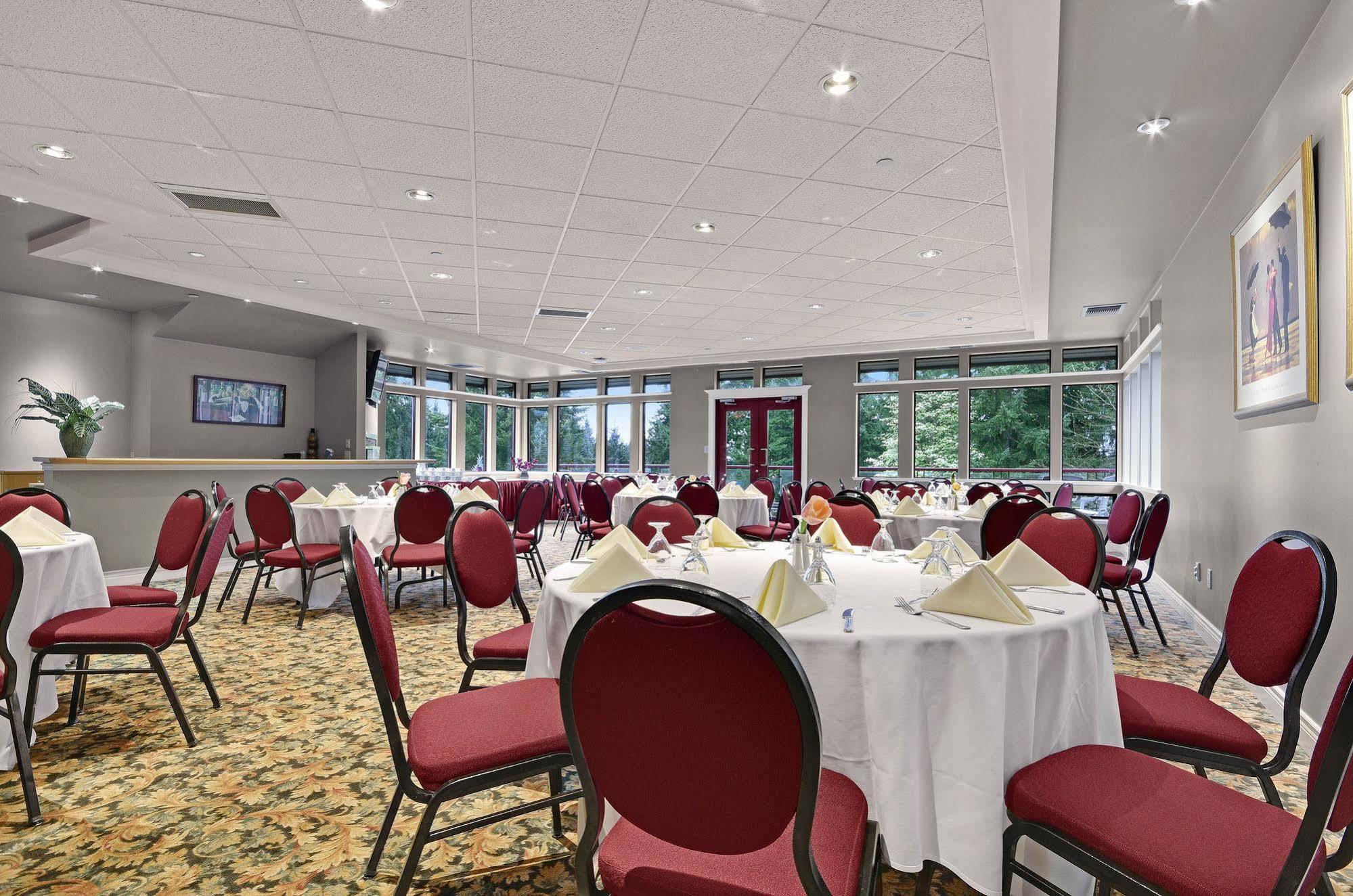 Crown Isle & Golf Community 4*