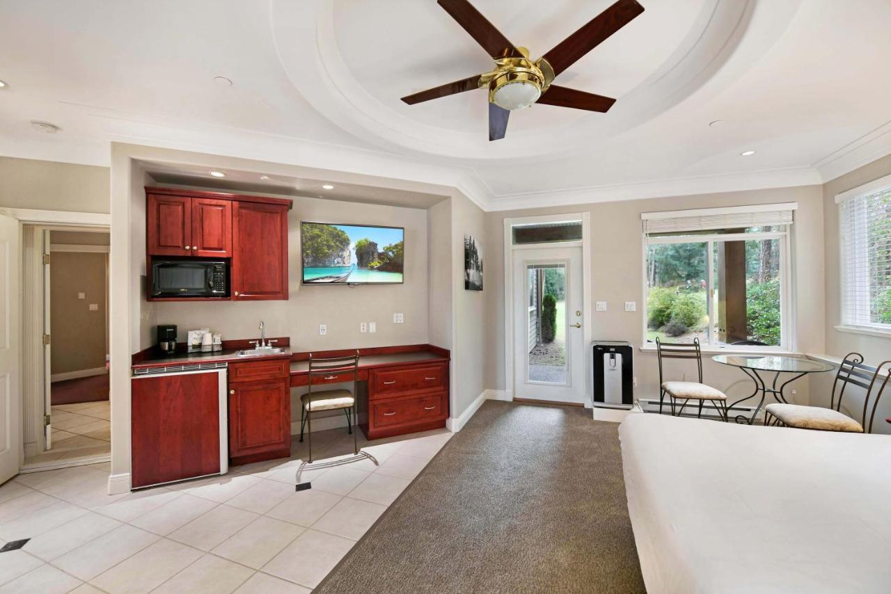 Crown Isle & Golf Community 4* Courtenay
